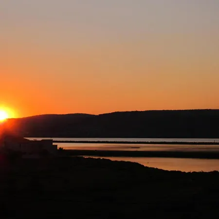 Duplex Terrasse Vue Acces Et Piscine...