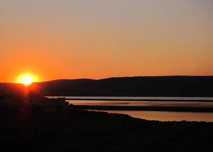 Duplex Terrasse Vue Acces Et Piscine...